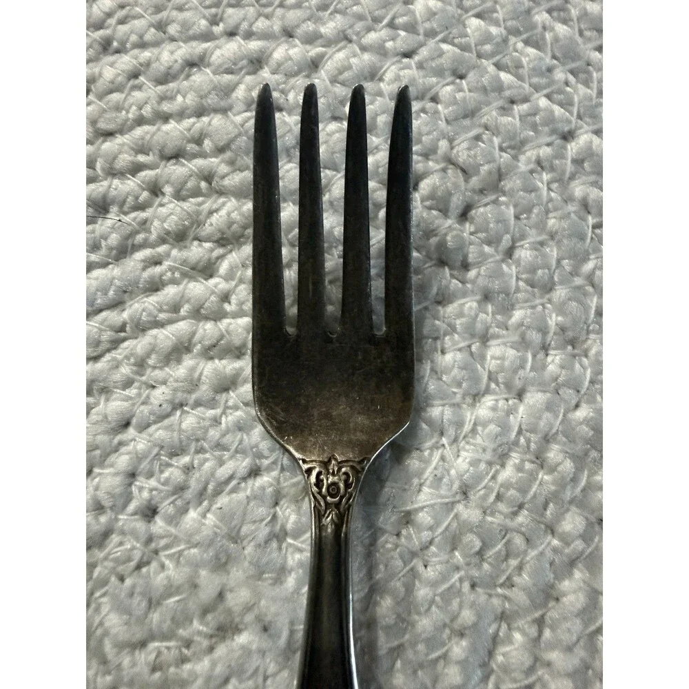 Vintage 1847 Rogers Bros Heritage 4 1/4 in. Silver Plate Childs Baby Fork